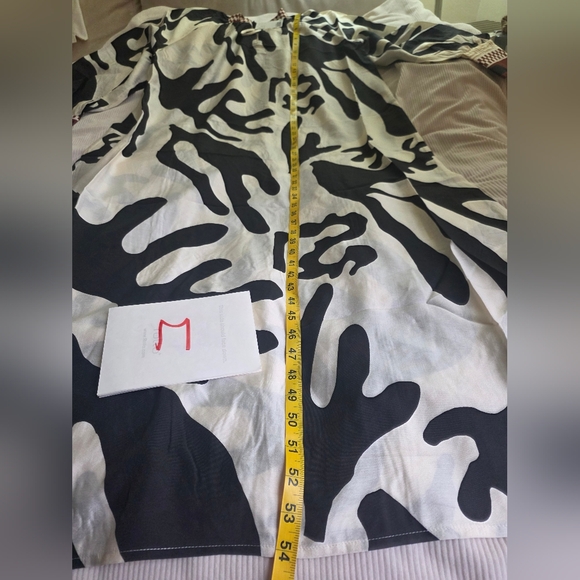 H&M Special Edition Loose Fit Dress Long Sleeves Cream Black Red Nwt - Picture 6 of 16